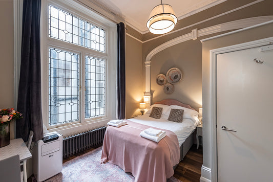 Fabulous Kensington Studio