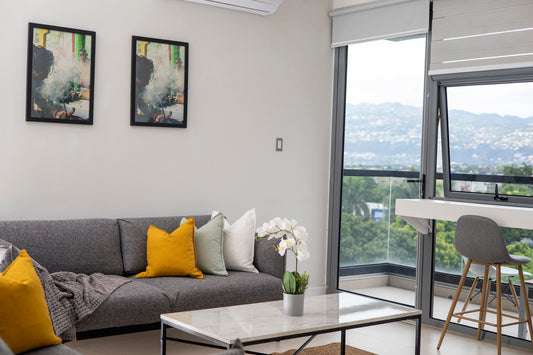 Modern city condo in Parkhurst 1