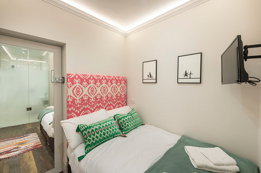 Petite Beautiful Kensington Studio