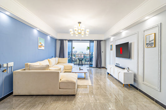 4BR Luxury Apt with Gym, Pool & Kids Play-Area.