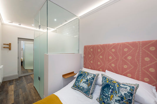 Petite Charming Kensington Studio