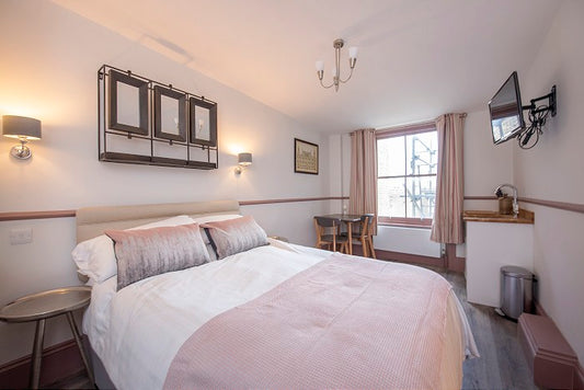 Vivacious Kensington Studio
