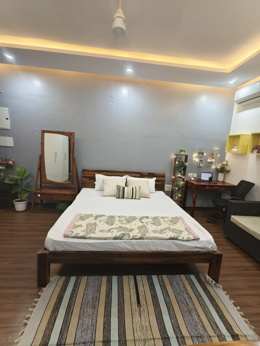 AC, Couple Friendly Private Studio on 38th Floor