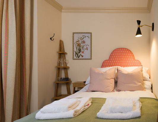 Petite Elegant Notting Hill Studio