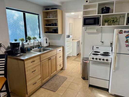 Waimea Bay Studio With Sauna - Walk to beach!