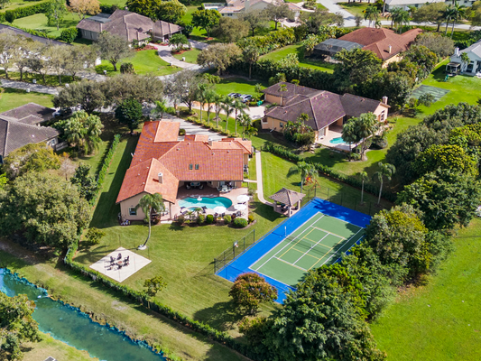 Paradise Play Courts Villa, Plantation