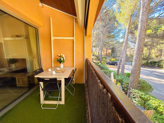 Studio dans une résidence avec piscine à Sanary