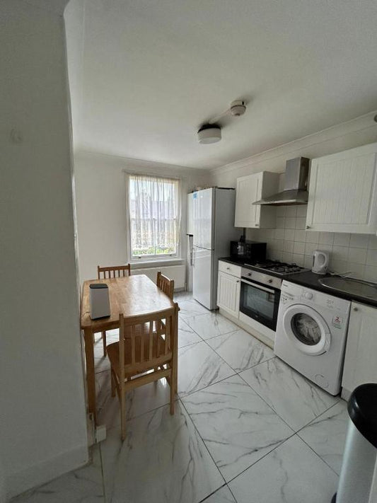 Cosy 2 Bedroom East London , E11