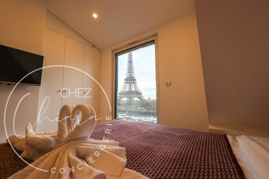 The Eiffel Tower like a dream │16th │ 2 people