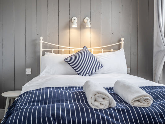Double Bed Suite (R2)