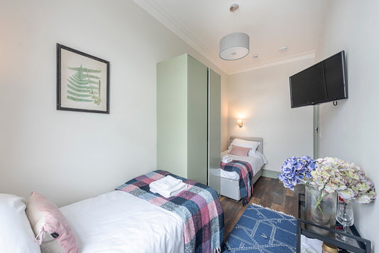 Quintessential Kensington Studio