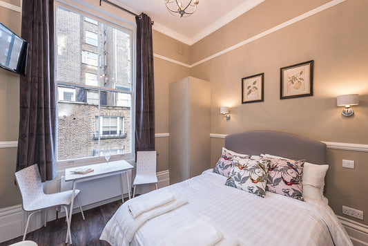Handsome Kensington Studio