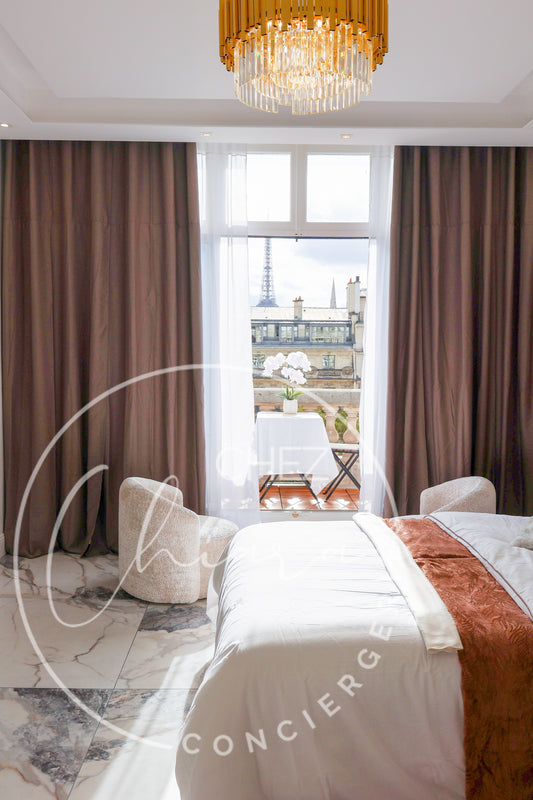 Stunning Balcony Apartment - Champs-Élysées VIEW │ 8th │ 2 people