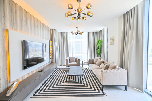 Luxurious 1-Bedroom Corner Unit with Burj Khalifa Views