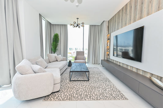 Elegant 1-Bedroom Corner Unit with Burj Khalifa Views