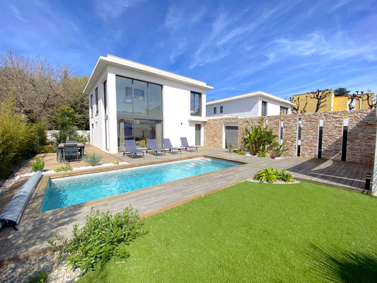 Maison de standing à proximité de la mer
