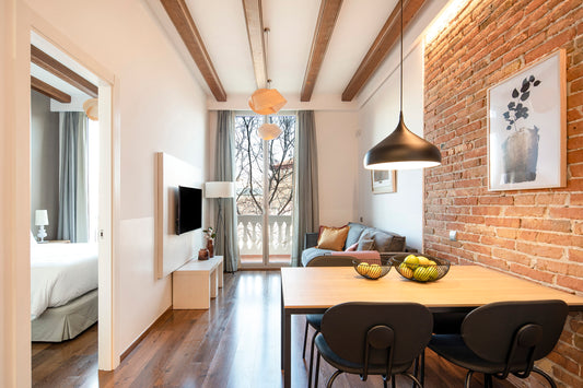 Apt recién reformado, luminoso, barrio de moda,  Barcelona