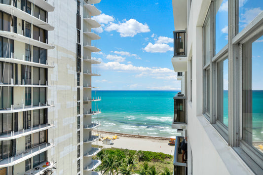 820 Luxury 2BR Ocean View – Miami Beach