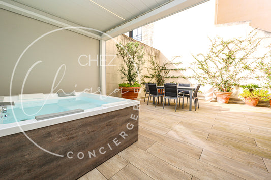Modern Flat, Terrace and jacuzzi outside │ 15th │ 2 people